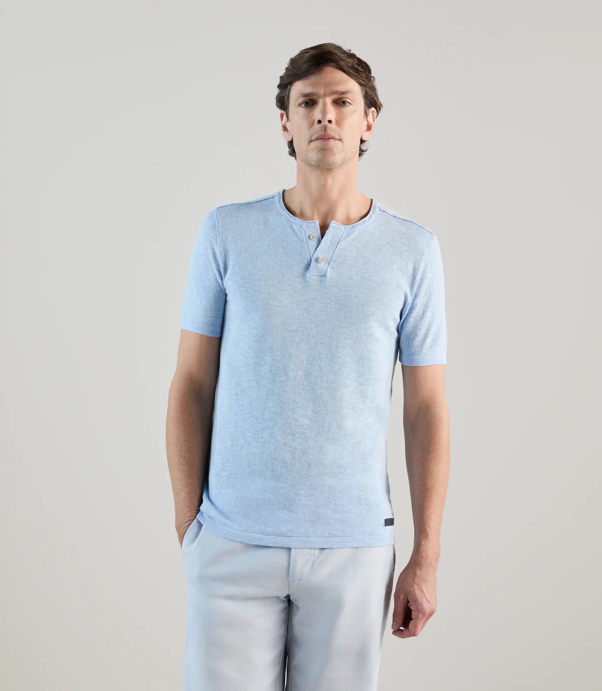 T-shirt à manches courtes avec col tunisien bleu ciel - IZAC