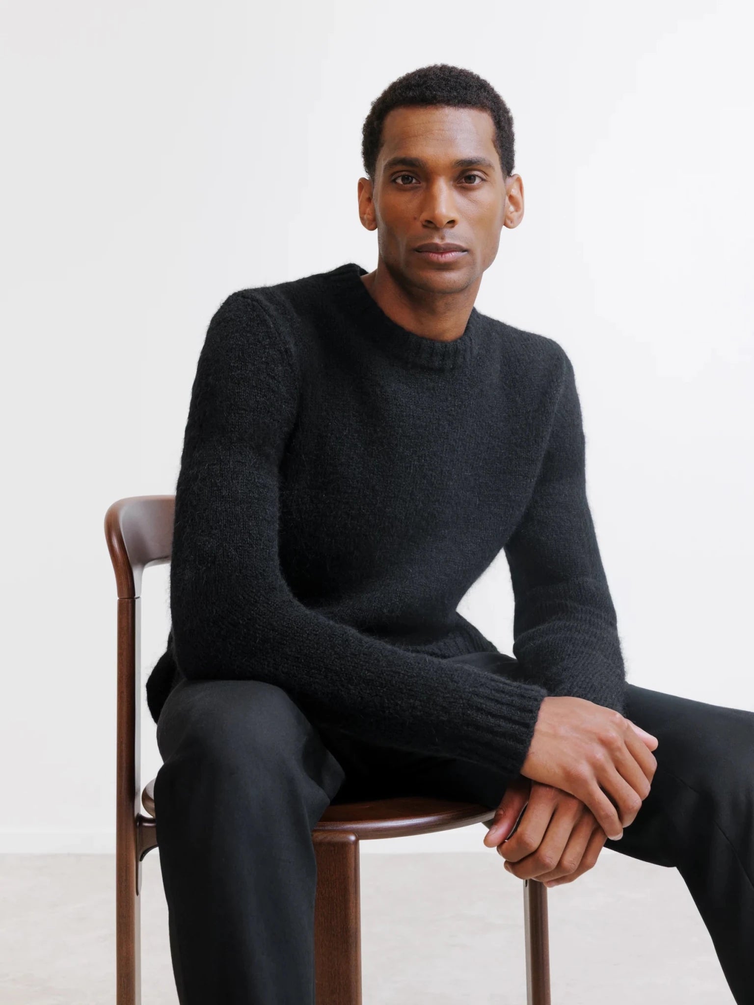 Pull col rond noir