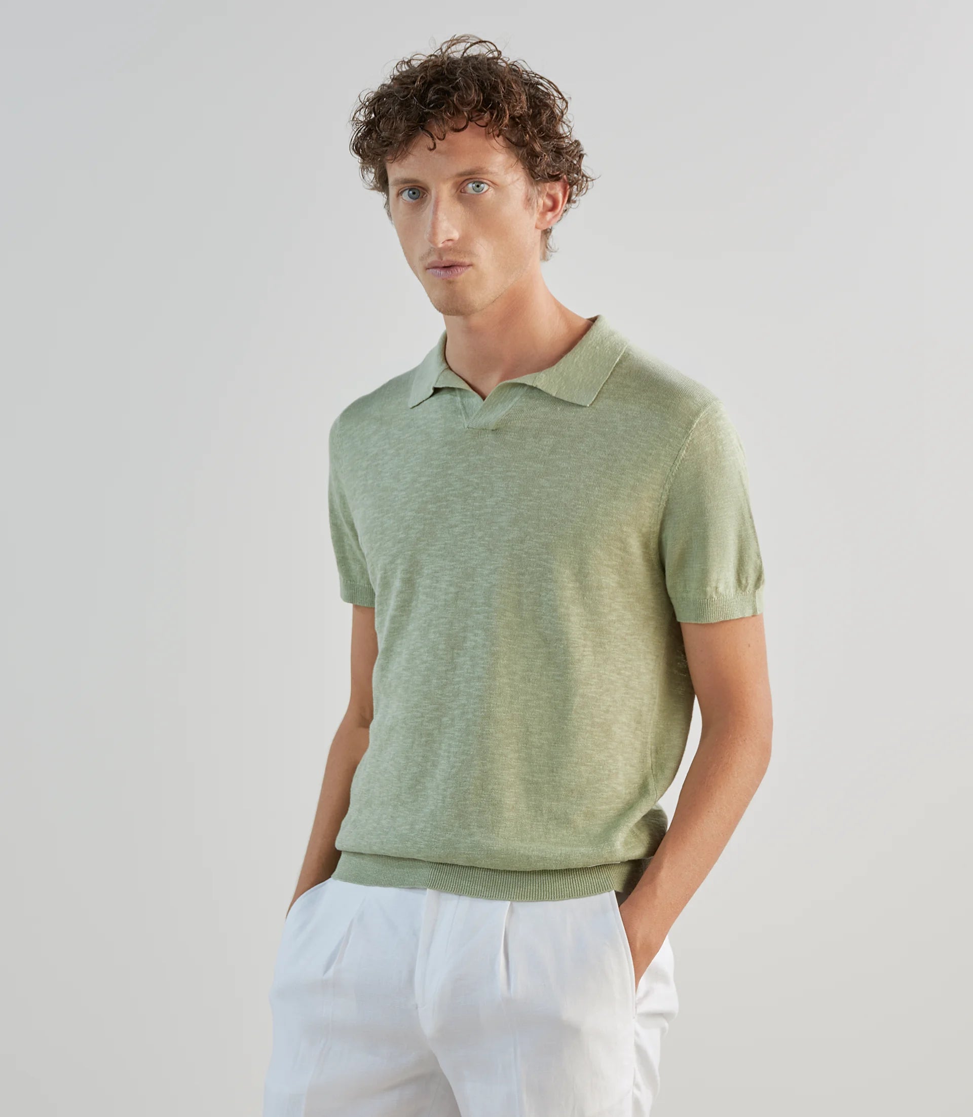Polo à col ouvert en maille kaki clair - IZAC
