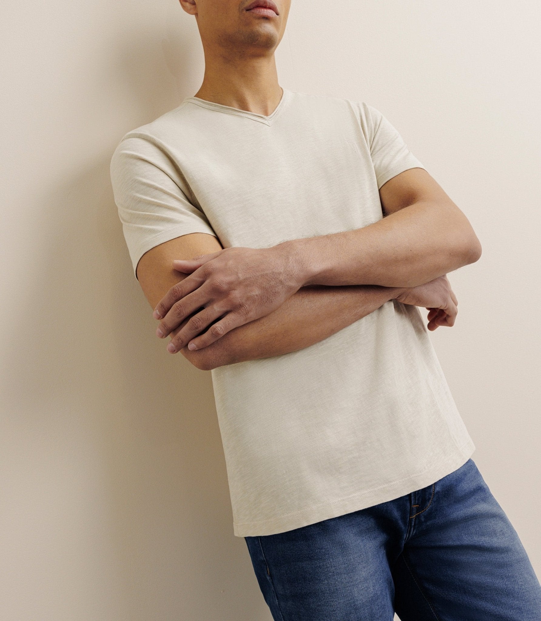 T-shirt col V beige - IZAC