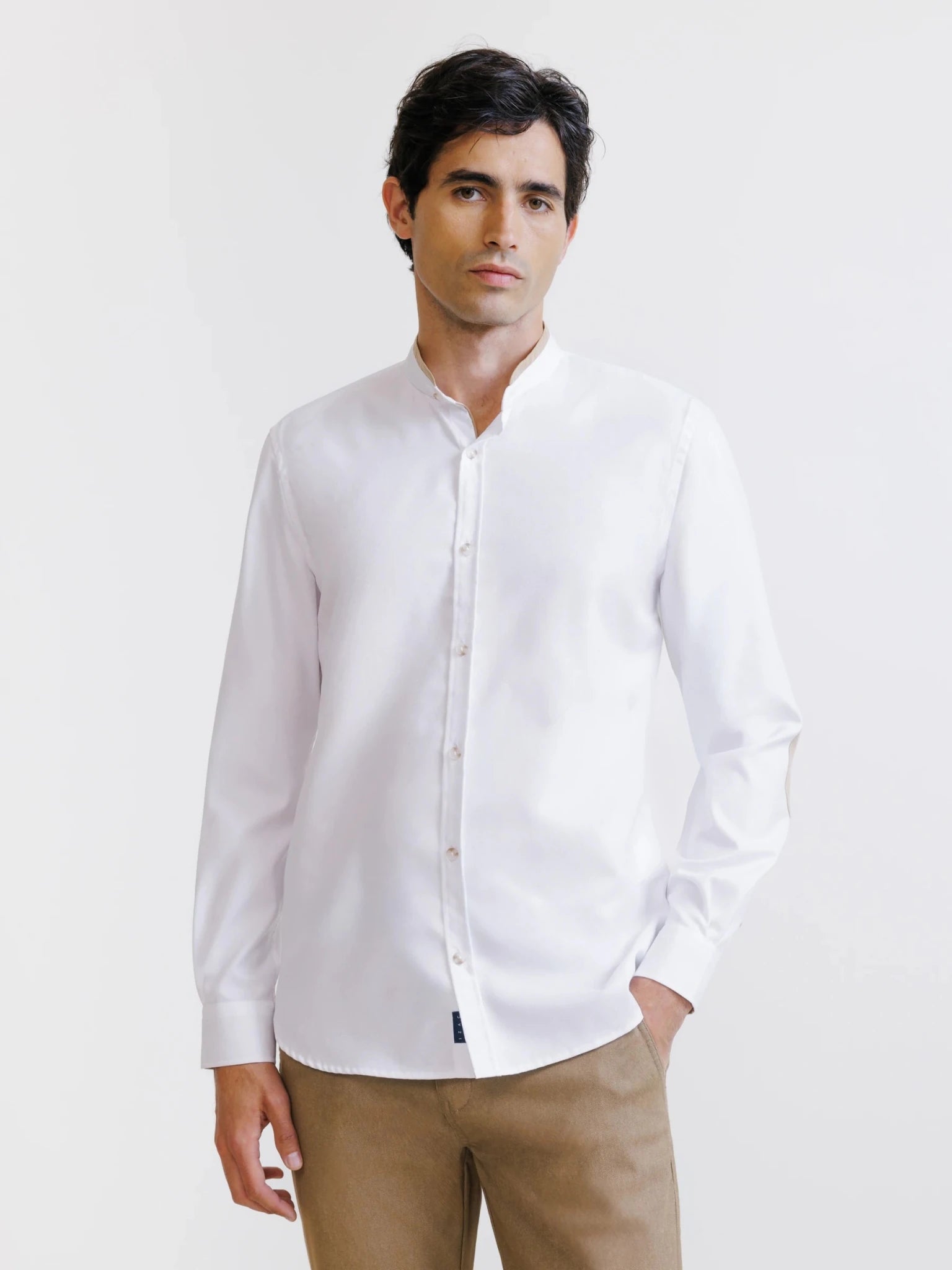 Chemise col mao avec coudière en suède blanche - IZAC