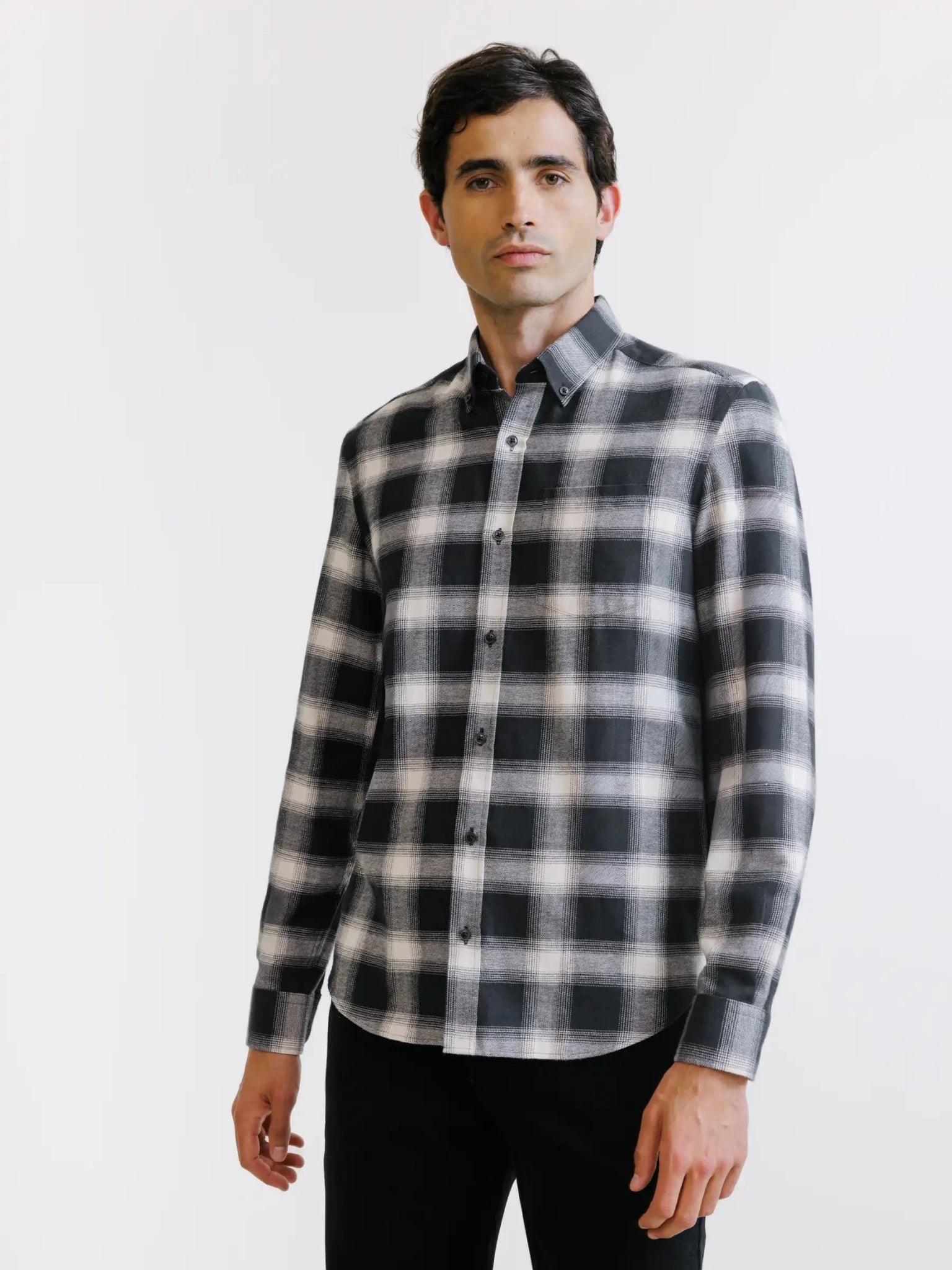 Chemise à carreaux noire - IZAC
