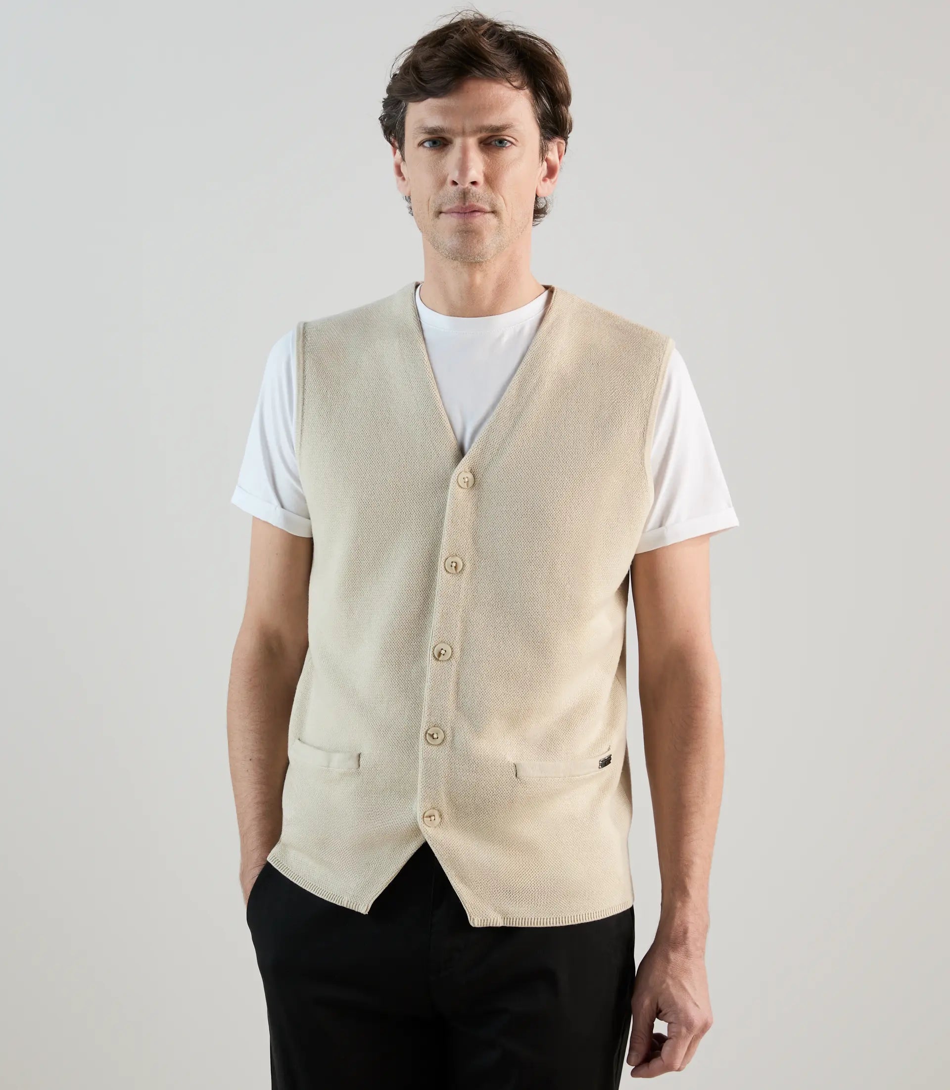 Gilet sans manches boutonné en maille beige - IZAC