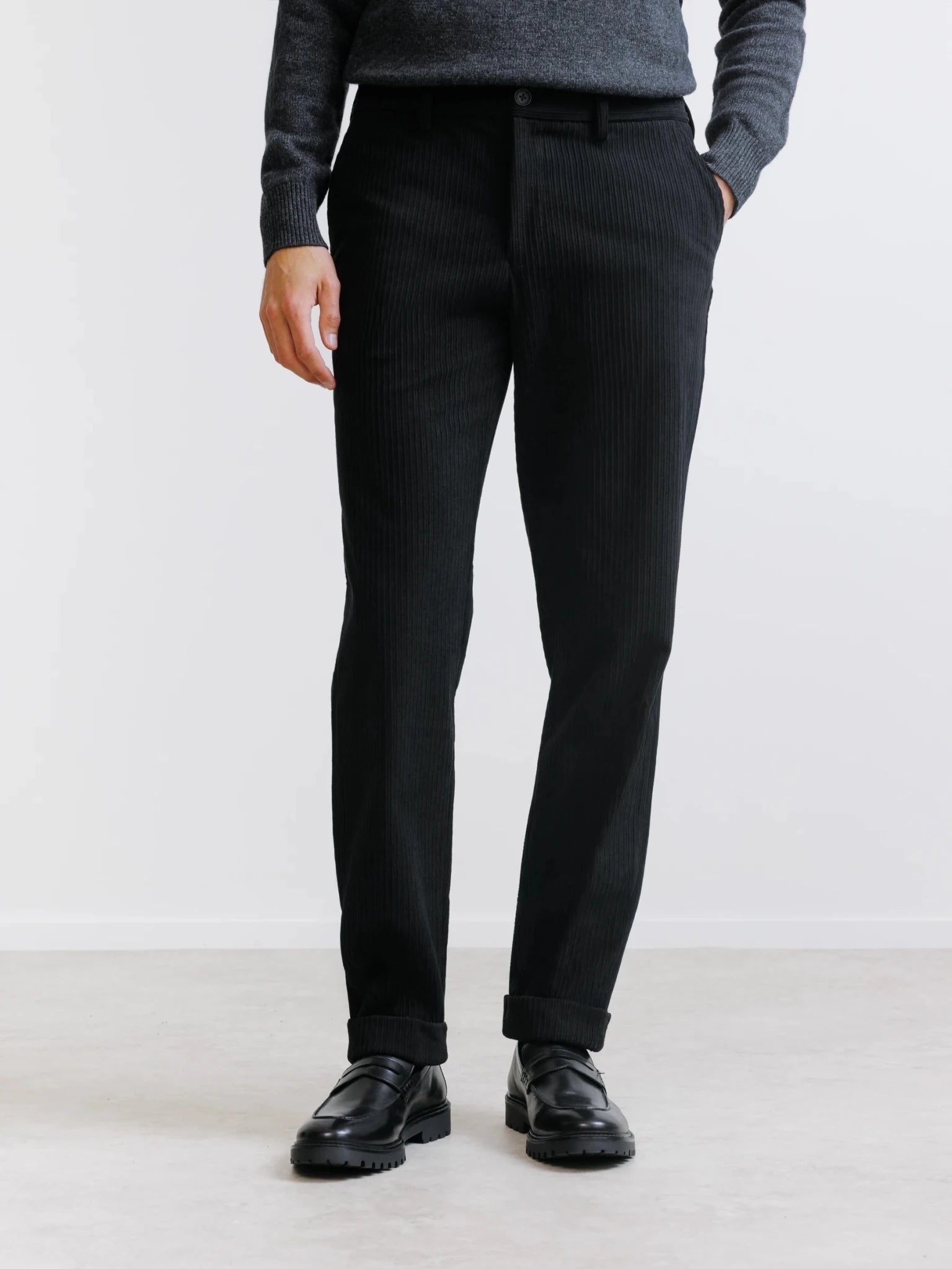 Pantalon en velours noir - IZAC