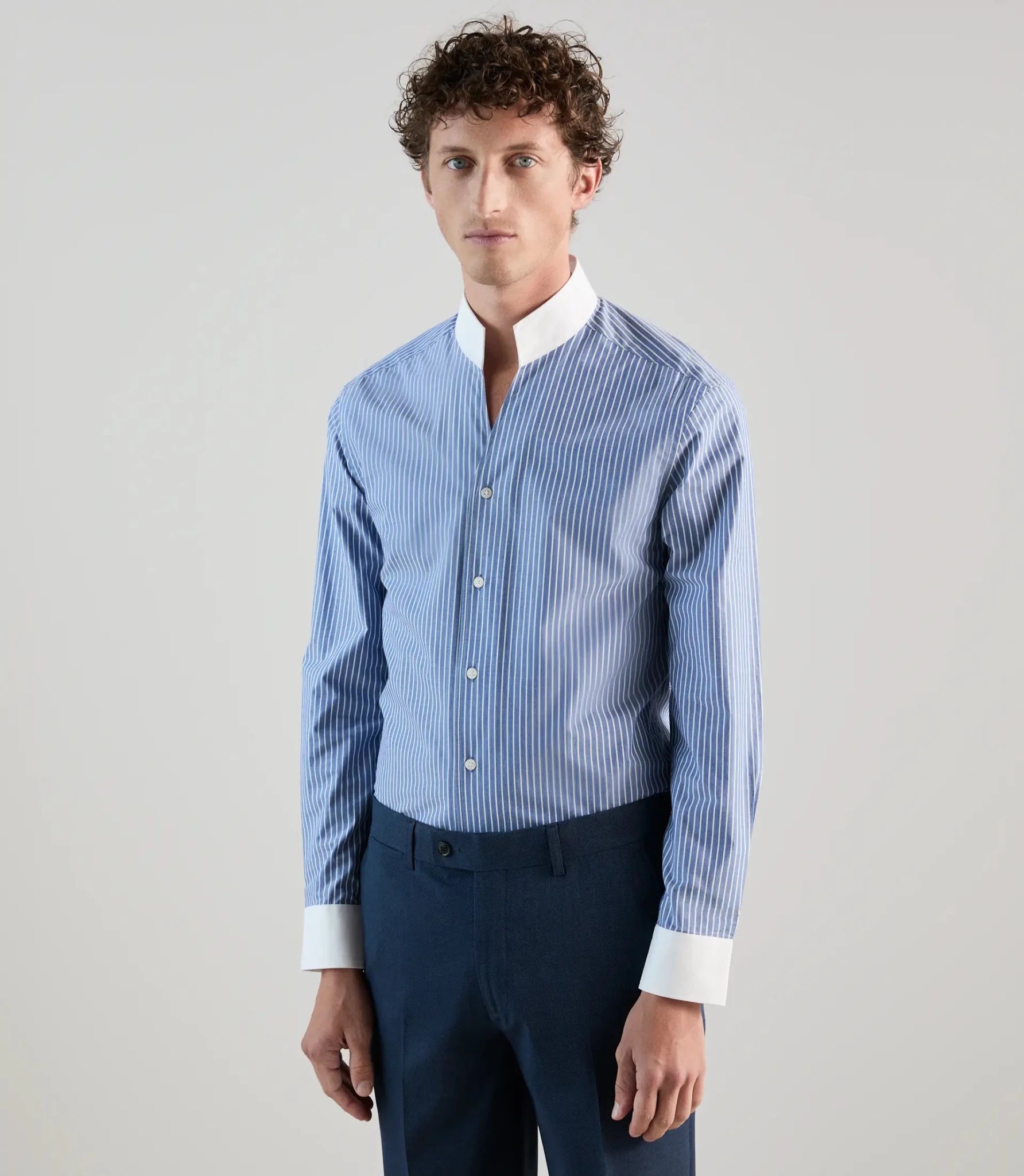 Chemise col philosophe bleue - IZAC