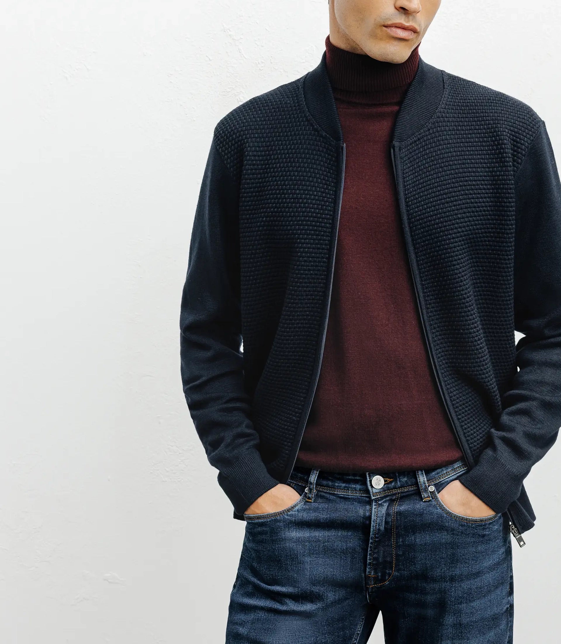 Zipped vest with navy stitch pattern