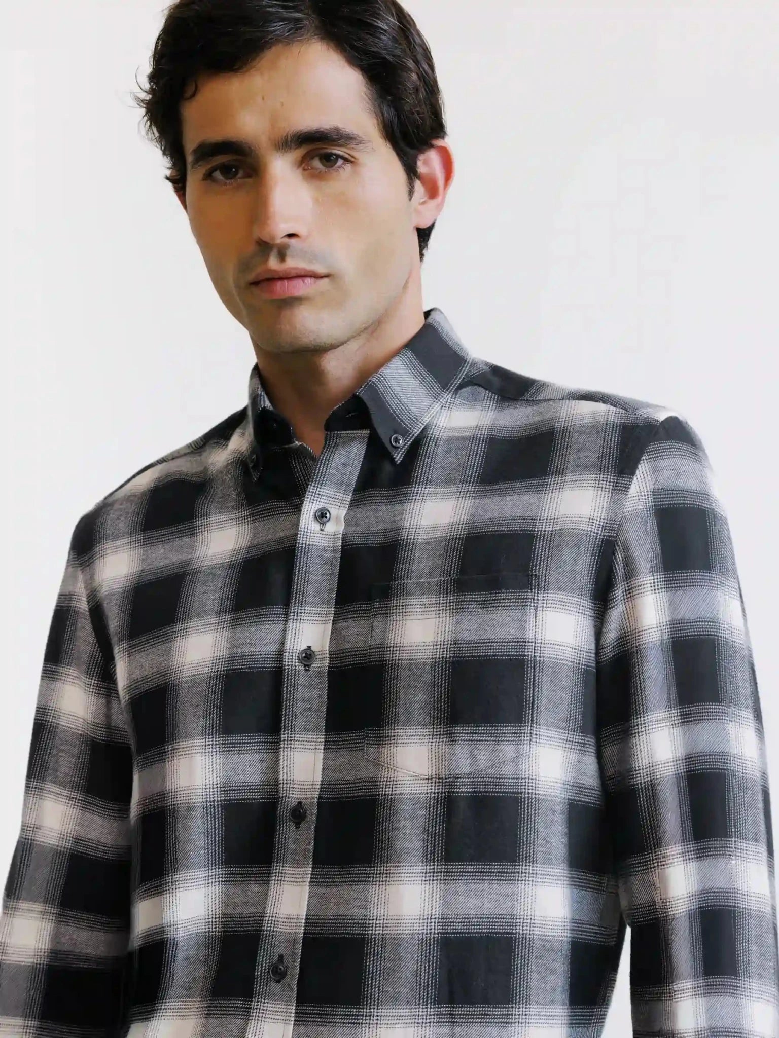 Chemise à carreaux noire - IZAC
