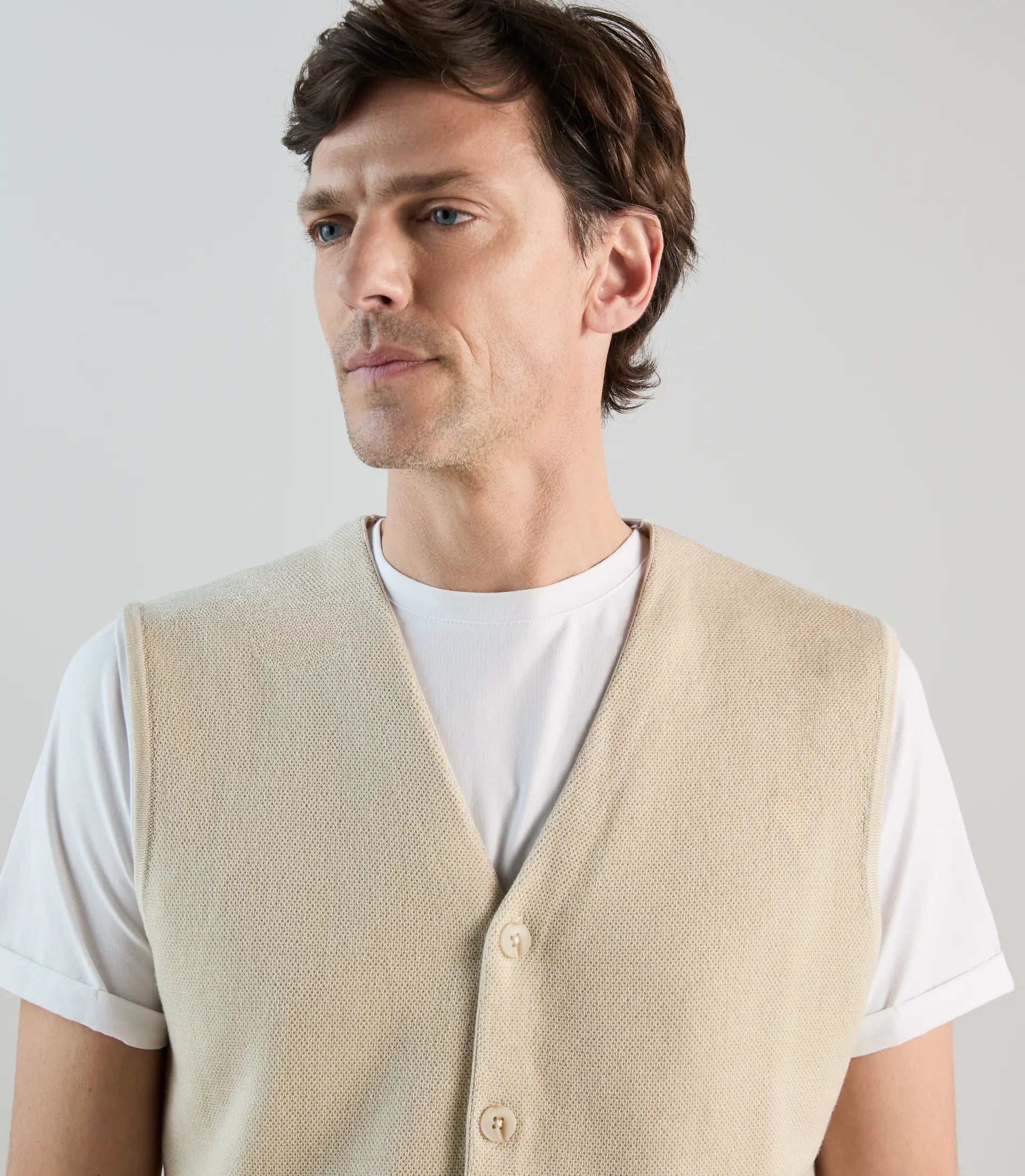 Gilet sans manches boutonné en maille beige - IZAC