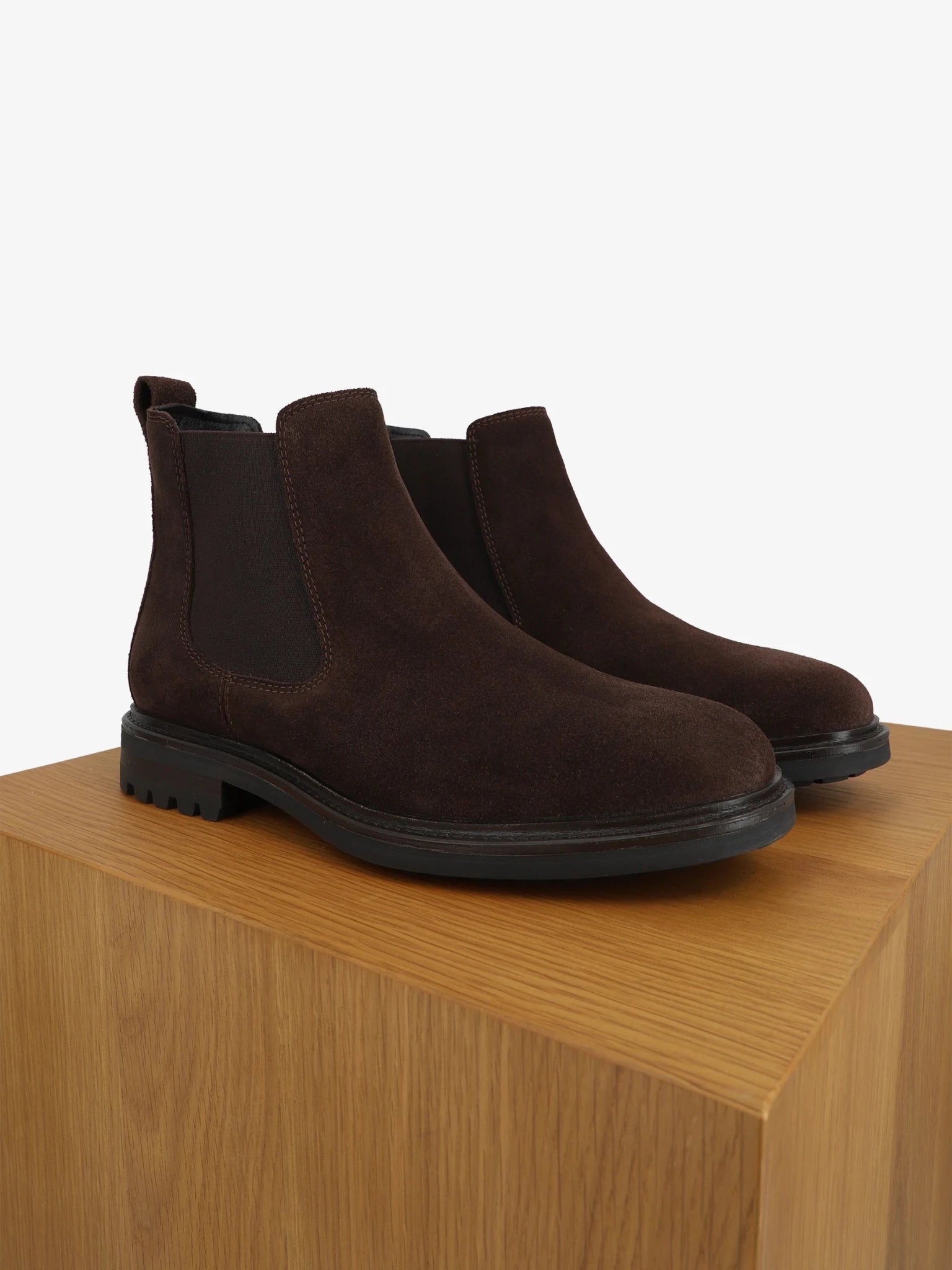 Bottines chelsea en suède marron - IZAC