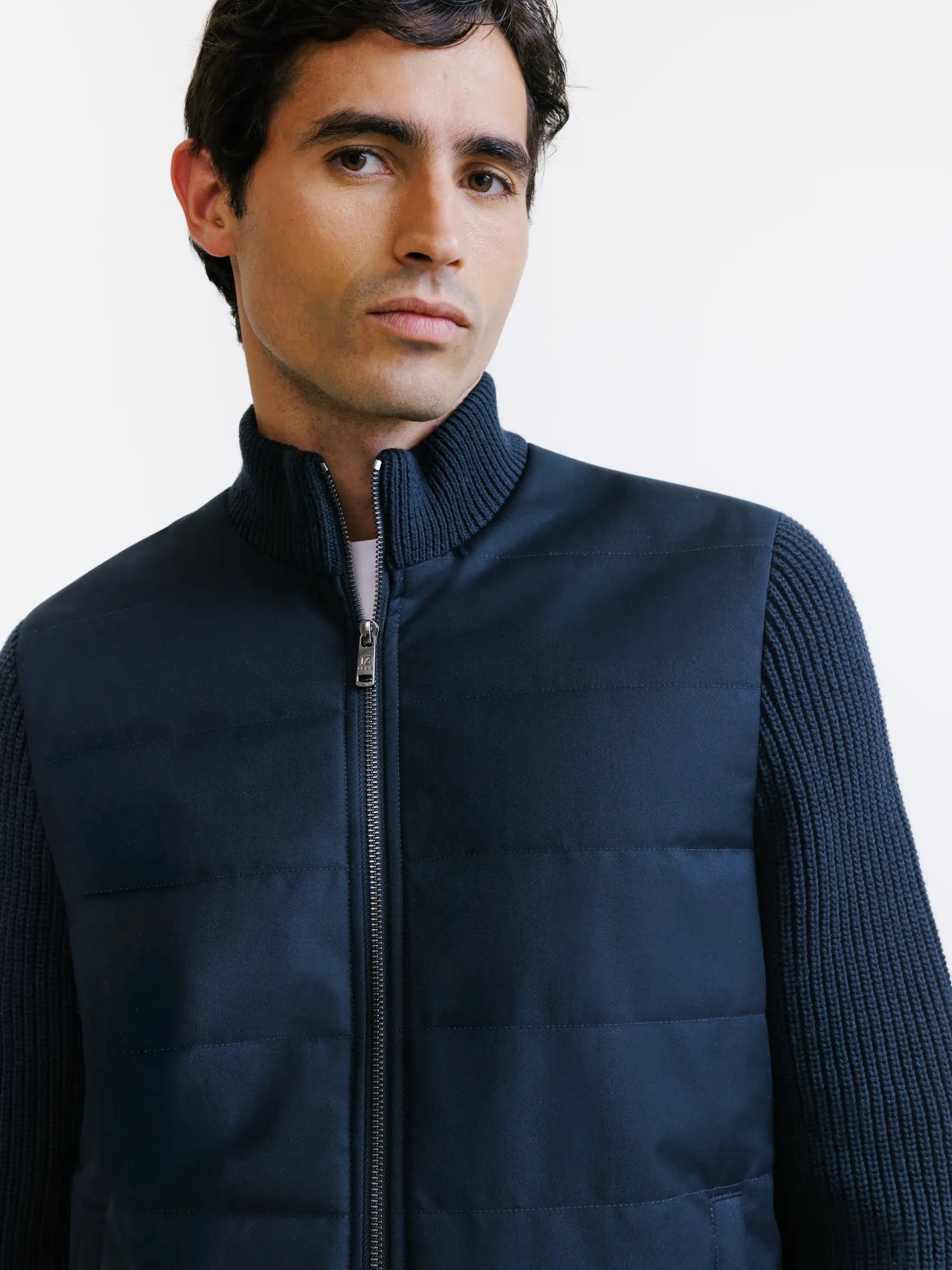 Two-material navy zipped vest
