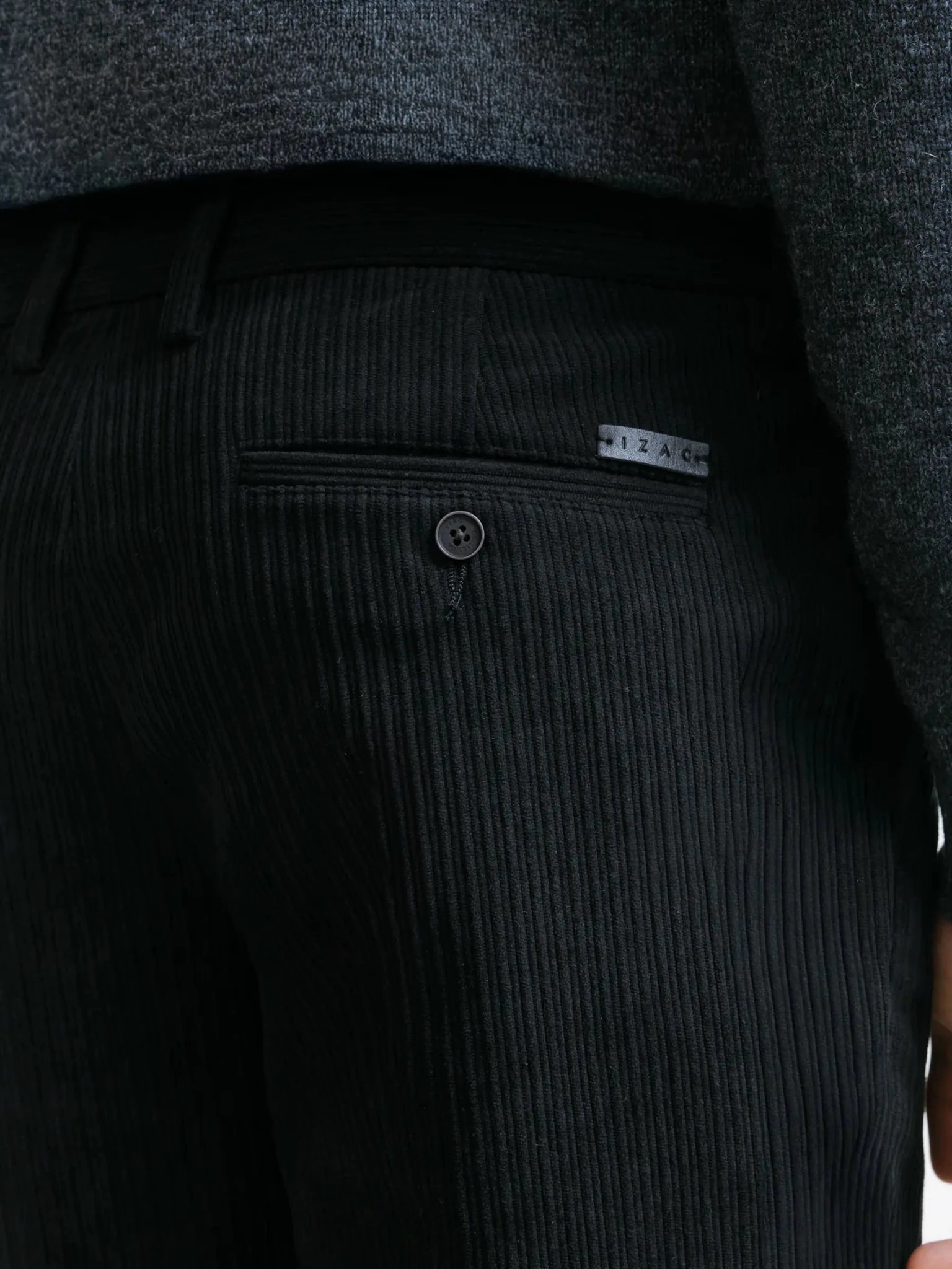 Pantalon en velours noir - IZAC