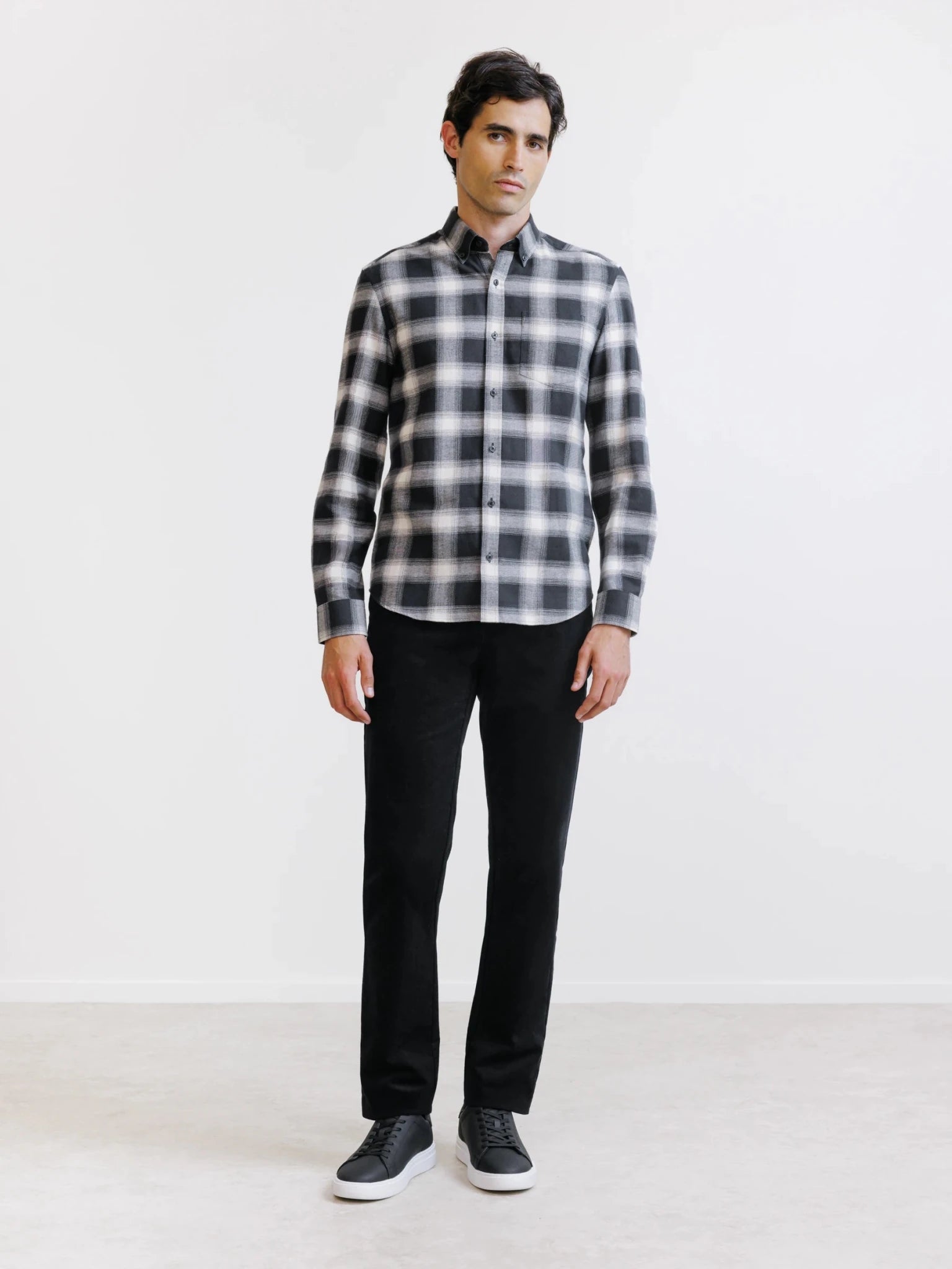 Chemise à carreaux noire - IZAC