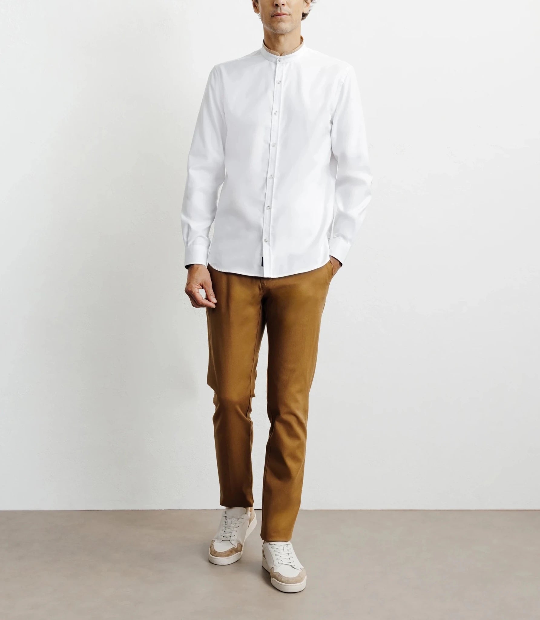Chemise casual col mao avec coudière en suède blanche - IZAC