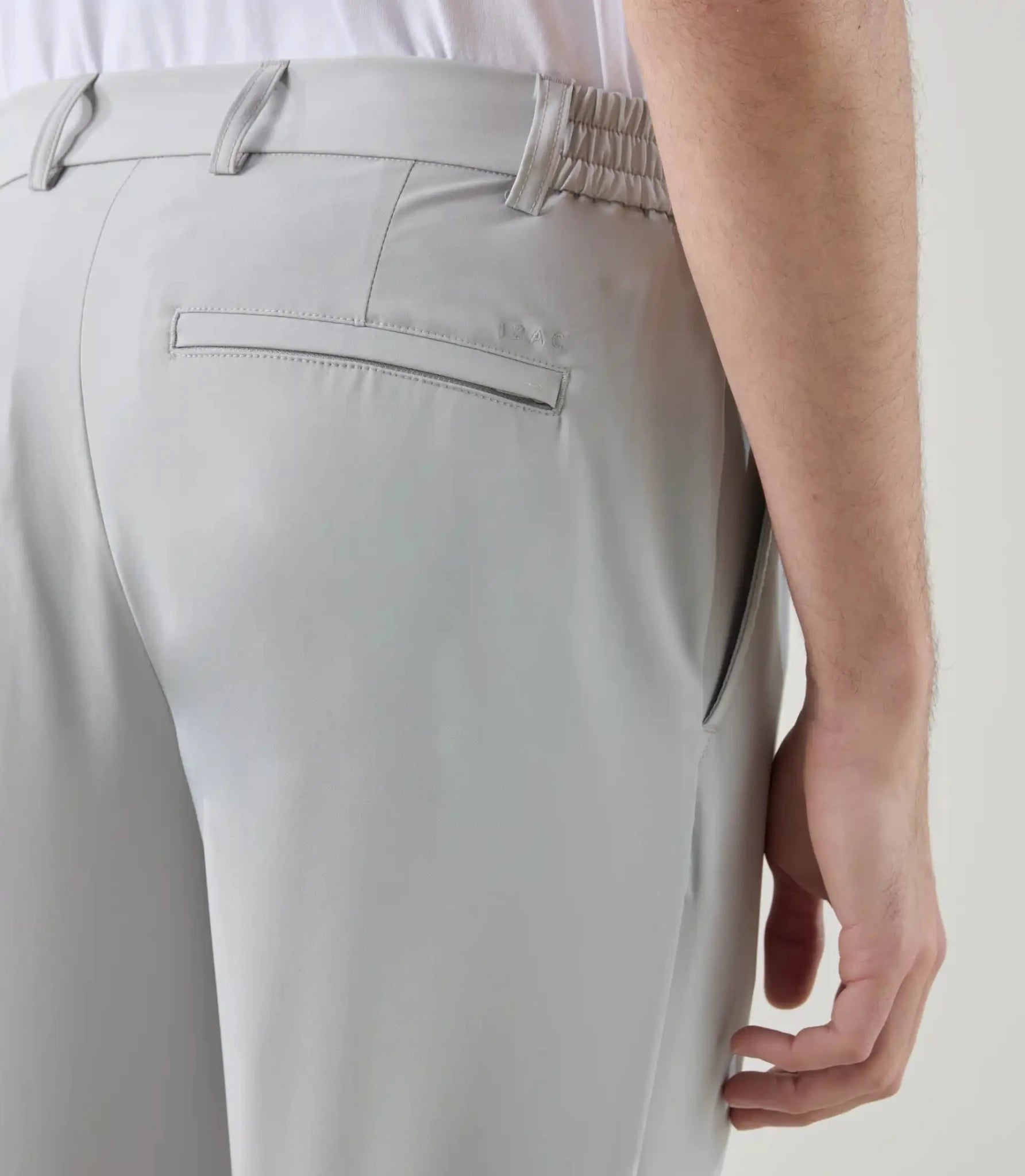 Pantalon ville en tissu technique gris clair - IZAC