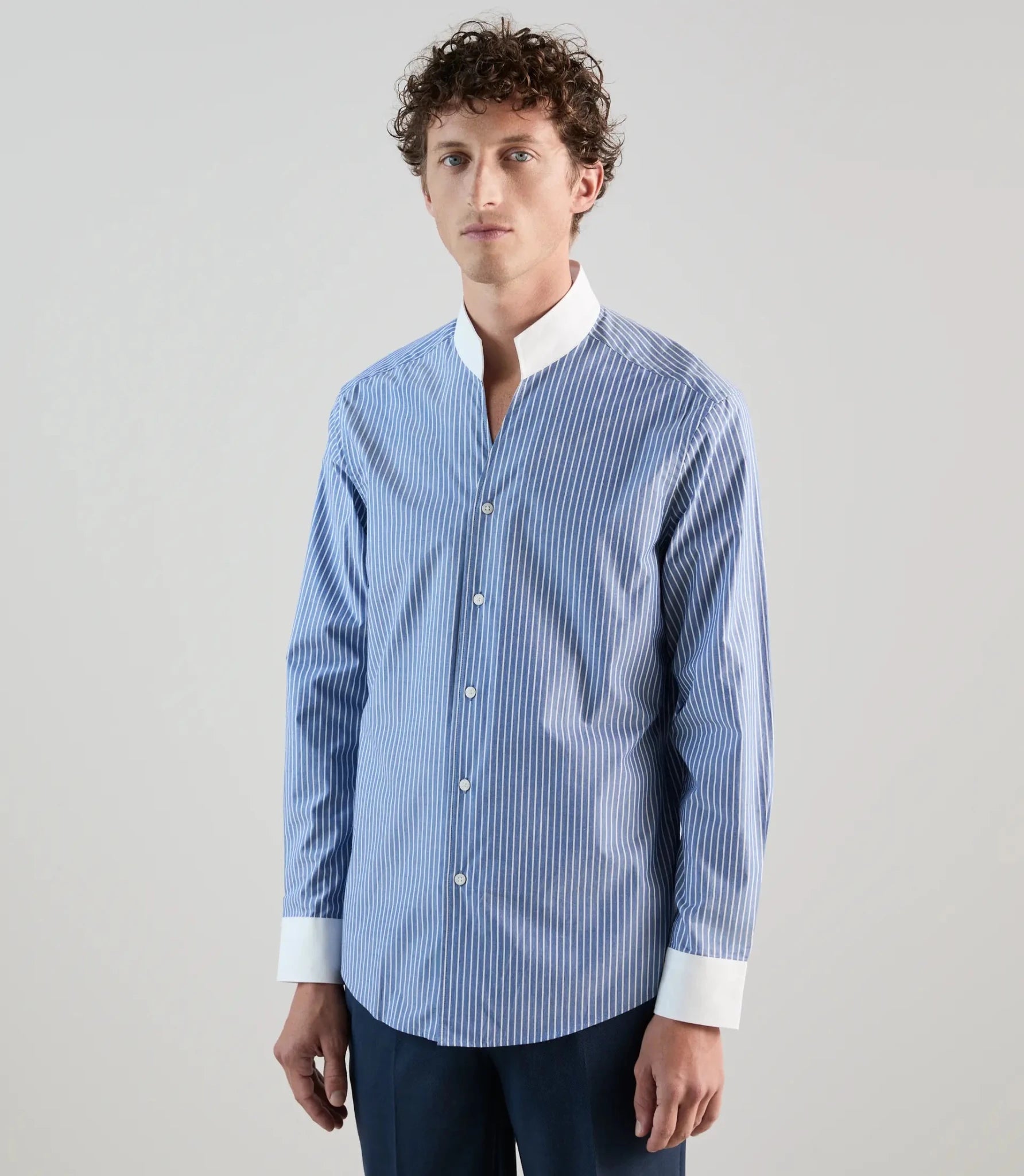 Chemise col philosophe bleue - IZAC