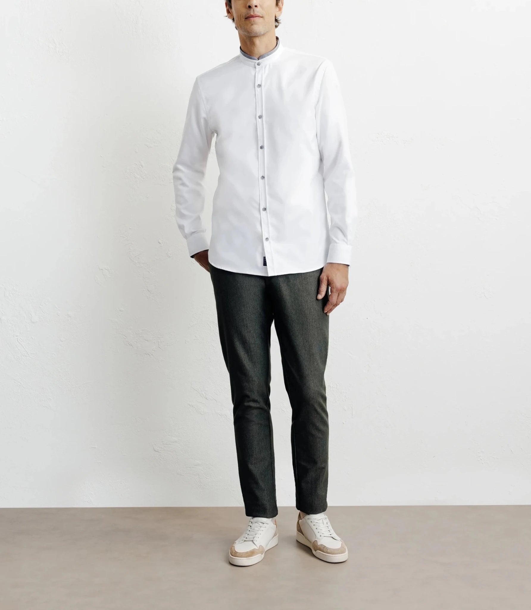 Chemise casual col mao avec coudière contrastée blanche - IZAC