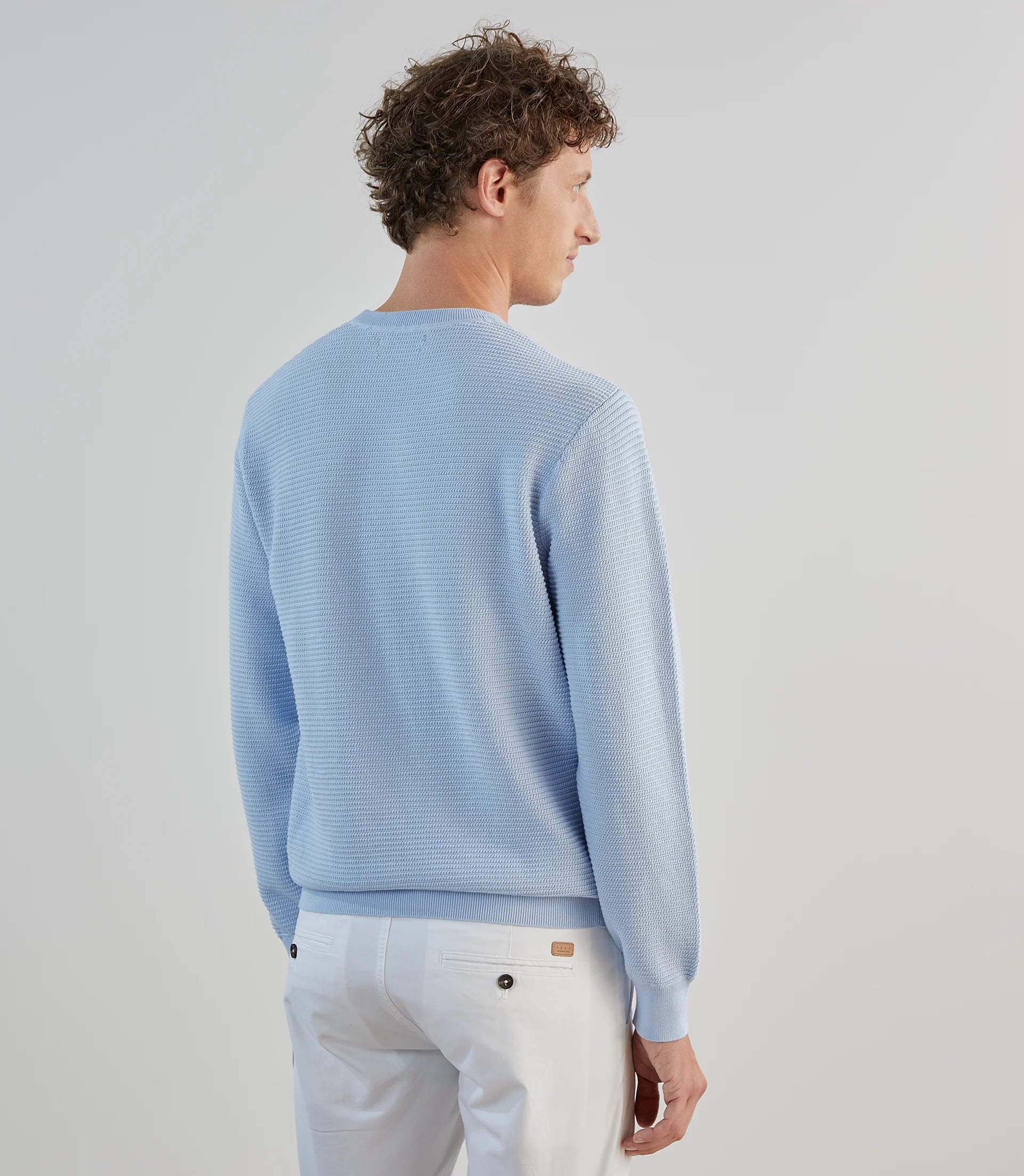 Pull col rond en jeu de points bleu ciel - IZAC