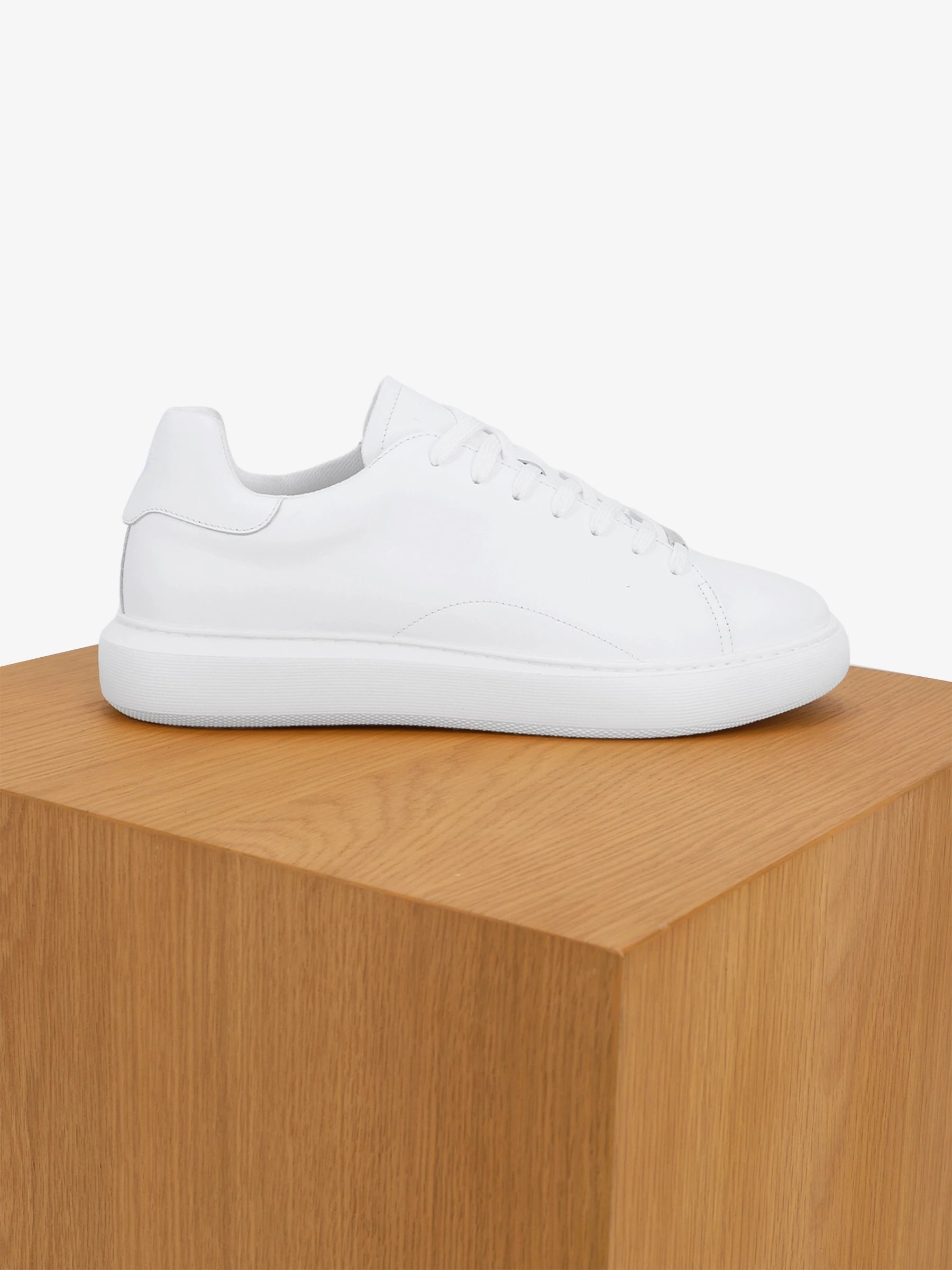 White leather sneakers shoes