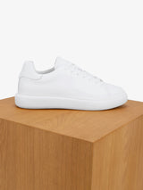White leather sneakers shoes