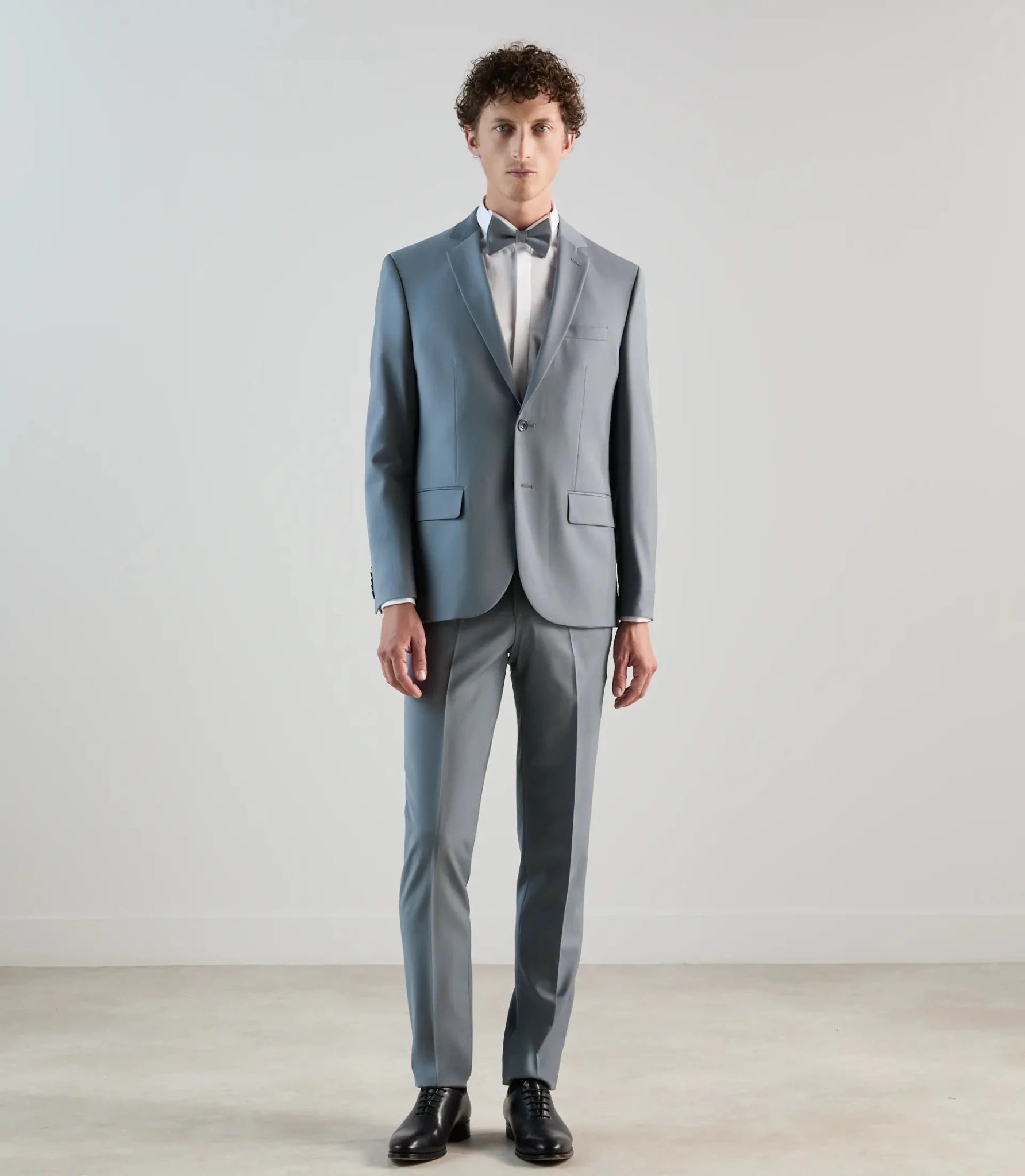 Costume 2 boutons en laine majoritaire bleu gris clair - IZAC