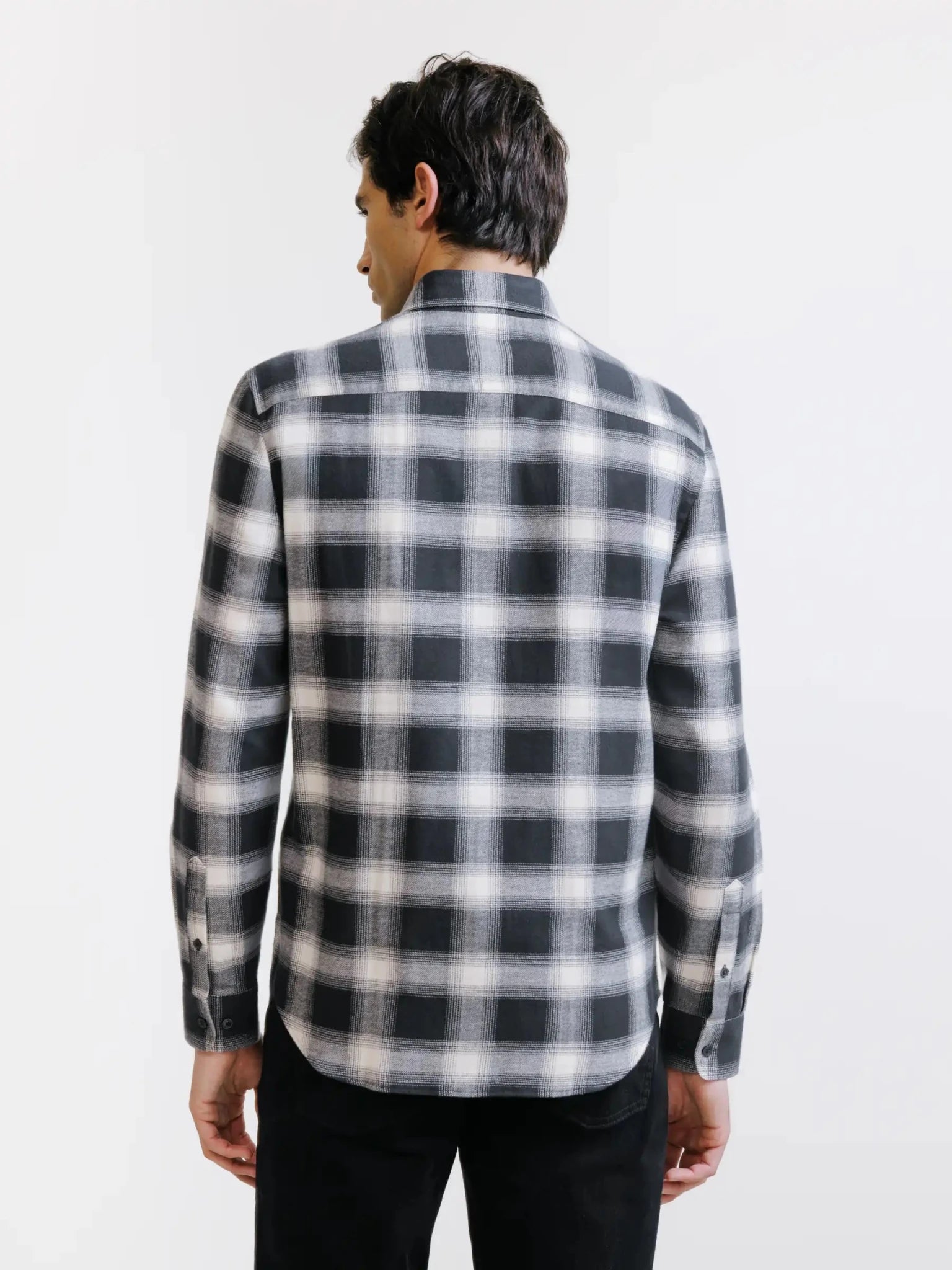 Chemise à carreaux noire - IZAC
