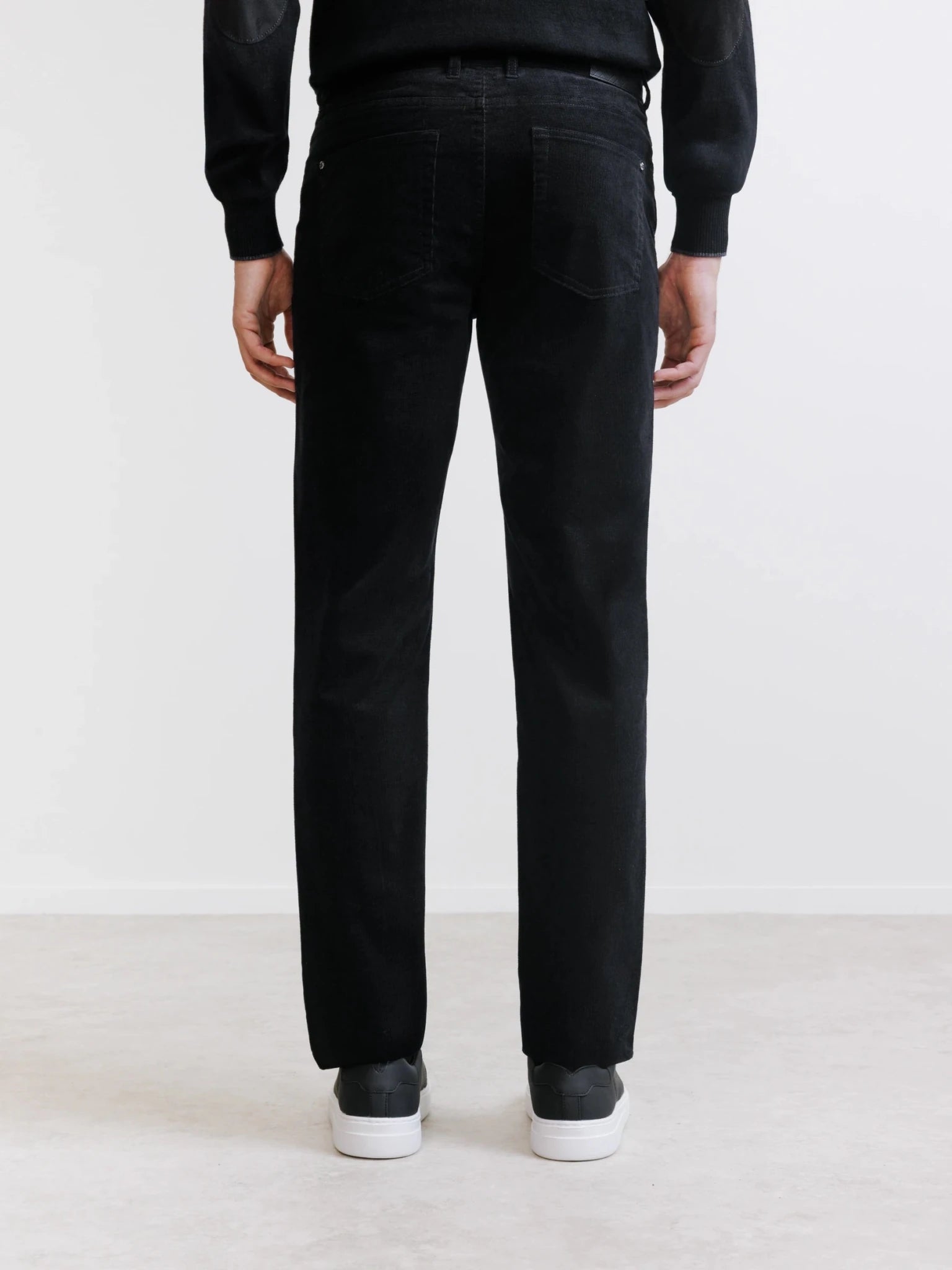 Pantalon en velours noir - IZAC