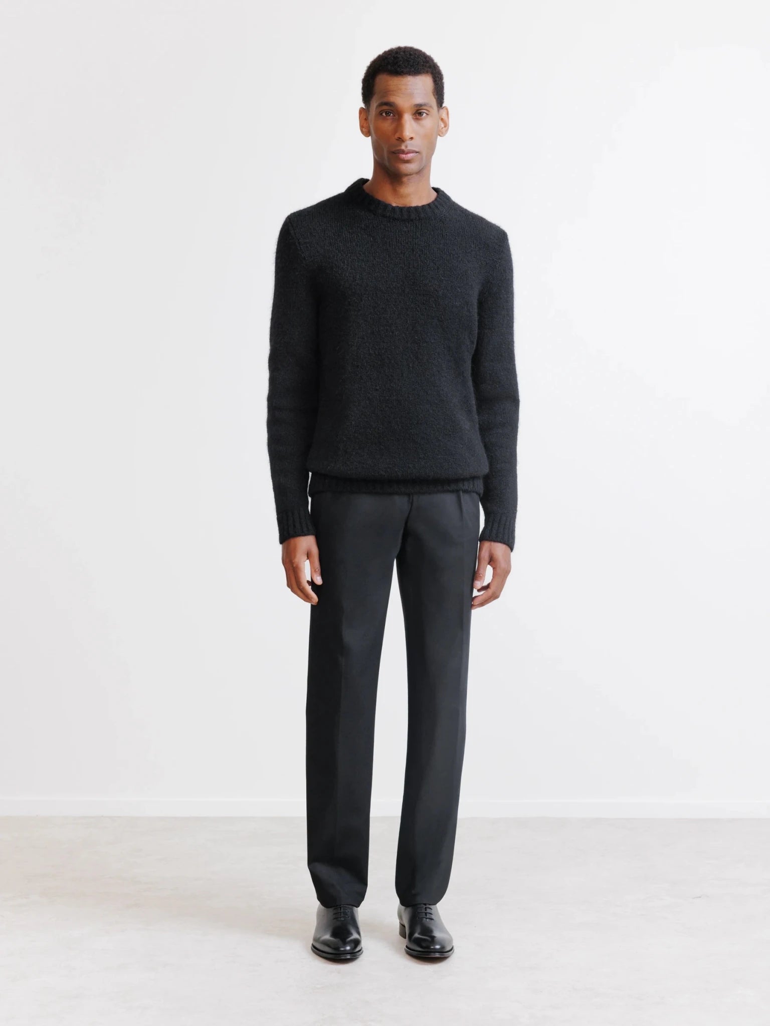 Pull col rond noir