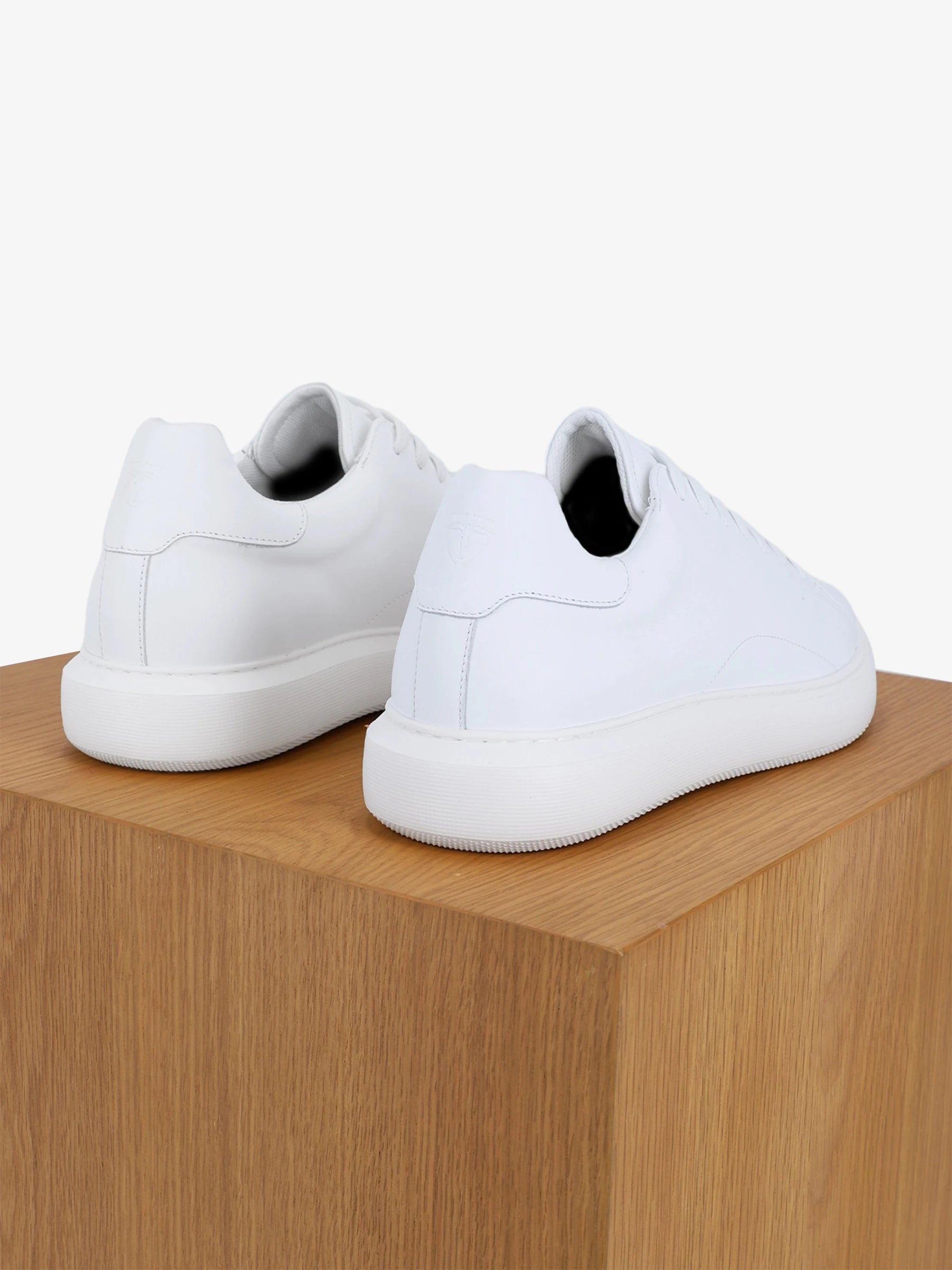 White leather sneakers shoes