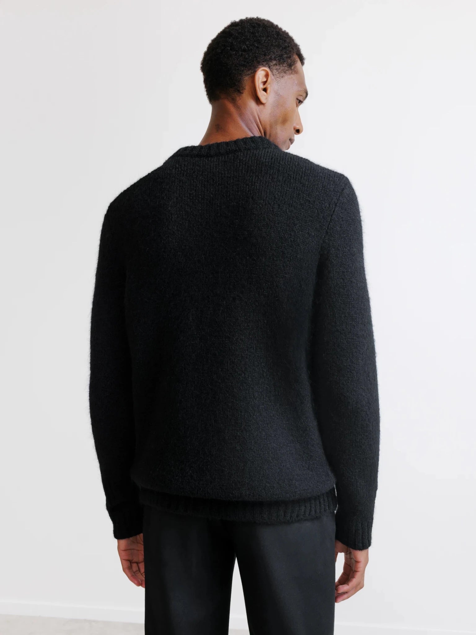 Pull col rond noir