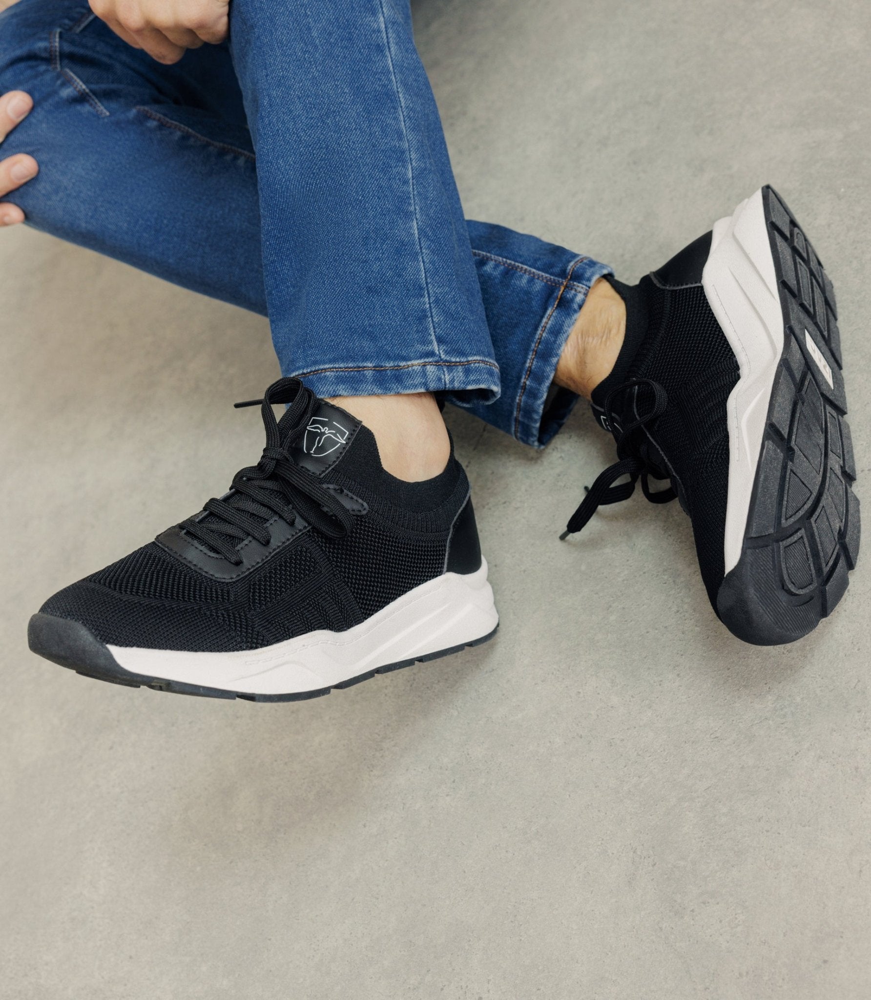 Chaussures sneakers en maille noires - IZAC