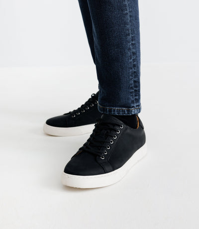 Chaussures sneakers à lacets noires - IZAC