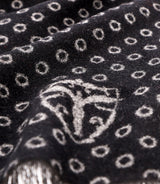 Echarpe à motifs avec franges noire - IZAC