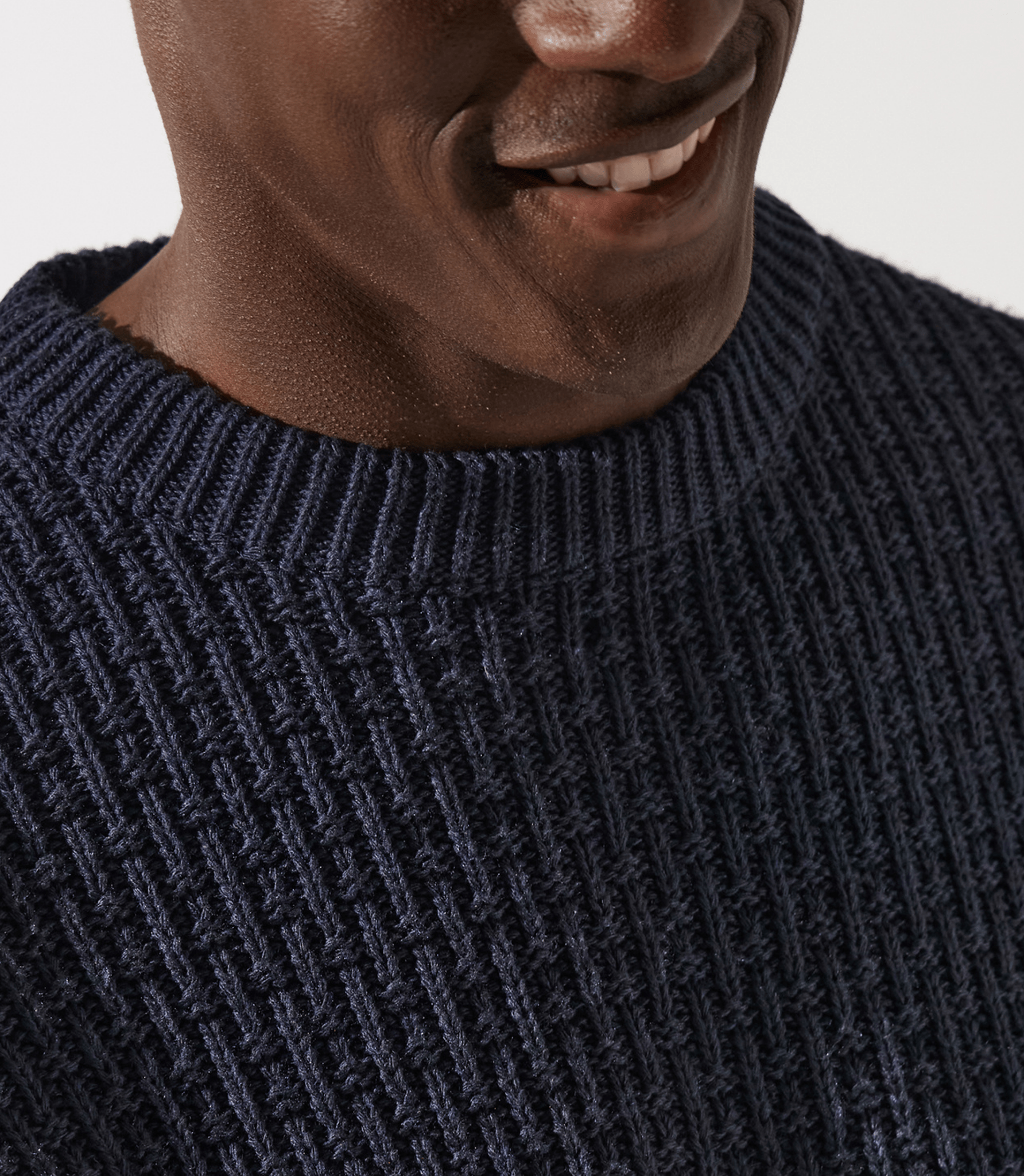 Pull col rond rayé marine - IZAC