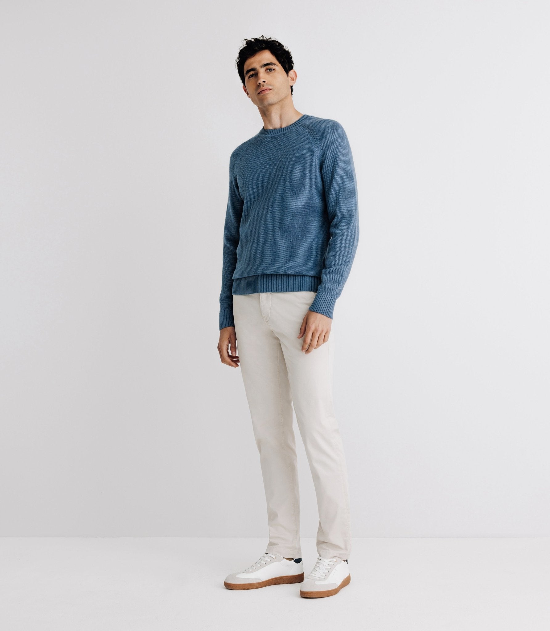 Pull col rond jeux de point indigo - IZAC