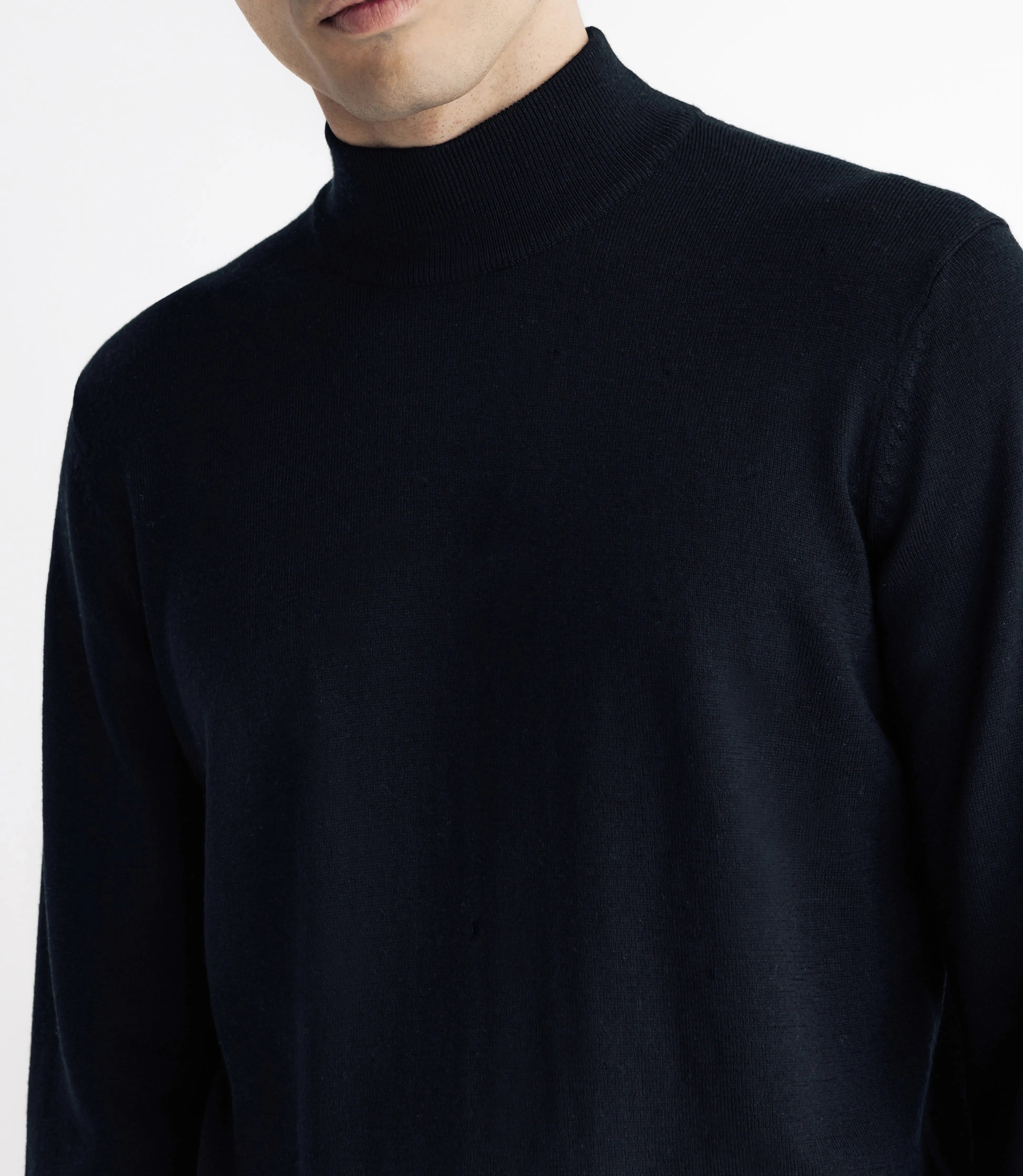 Pull en laine mérinos col cheminée noir - IZAC