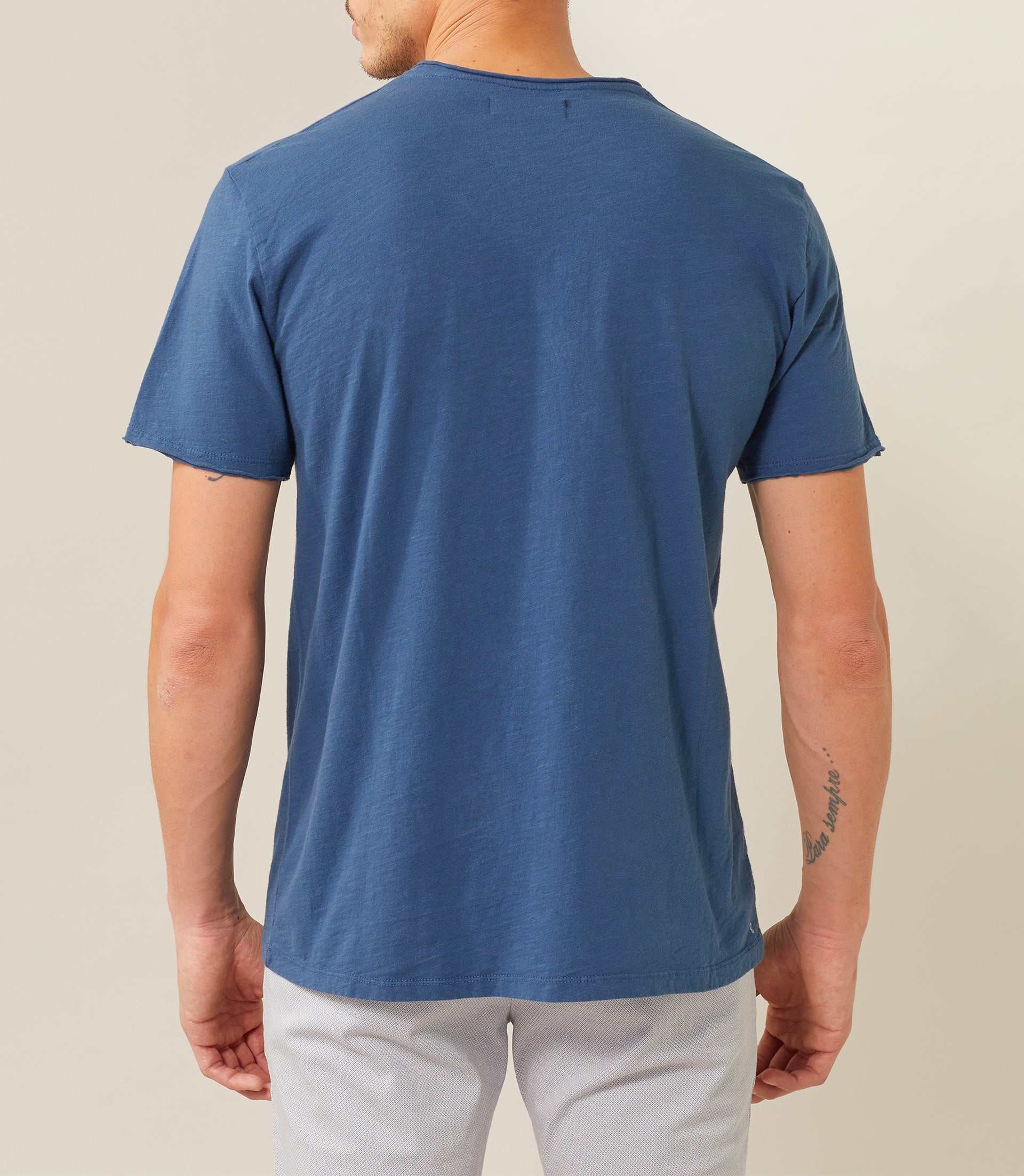 T shirt col rond marine avec poche poitrine en lin "Xavi" - IZAC