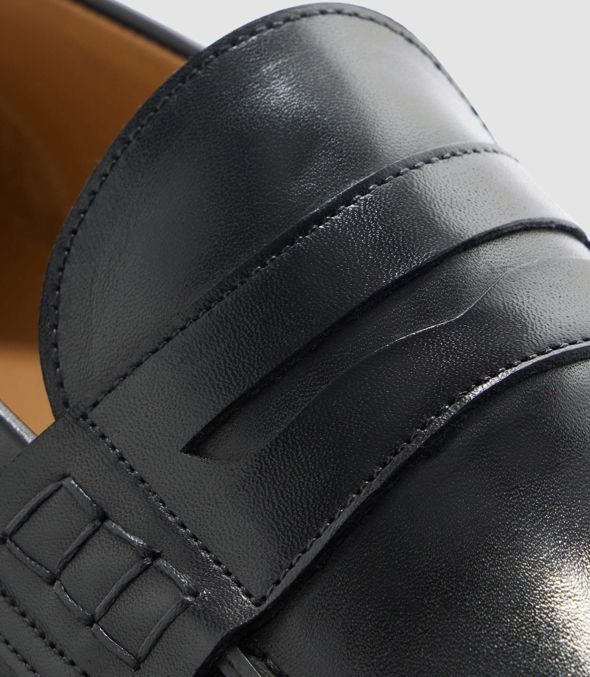 Mocassin couture noir "Erasmus" - IZAC