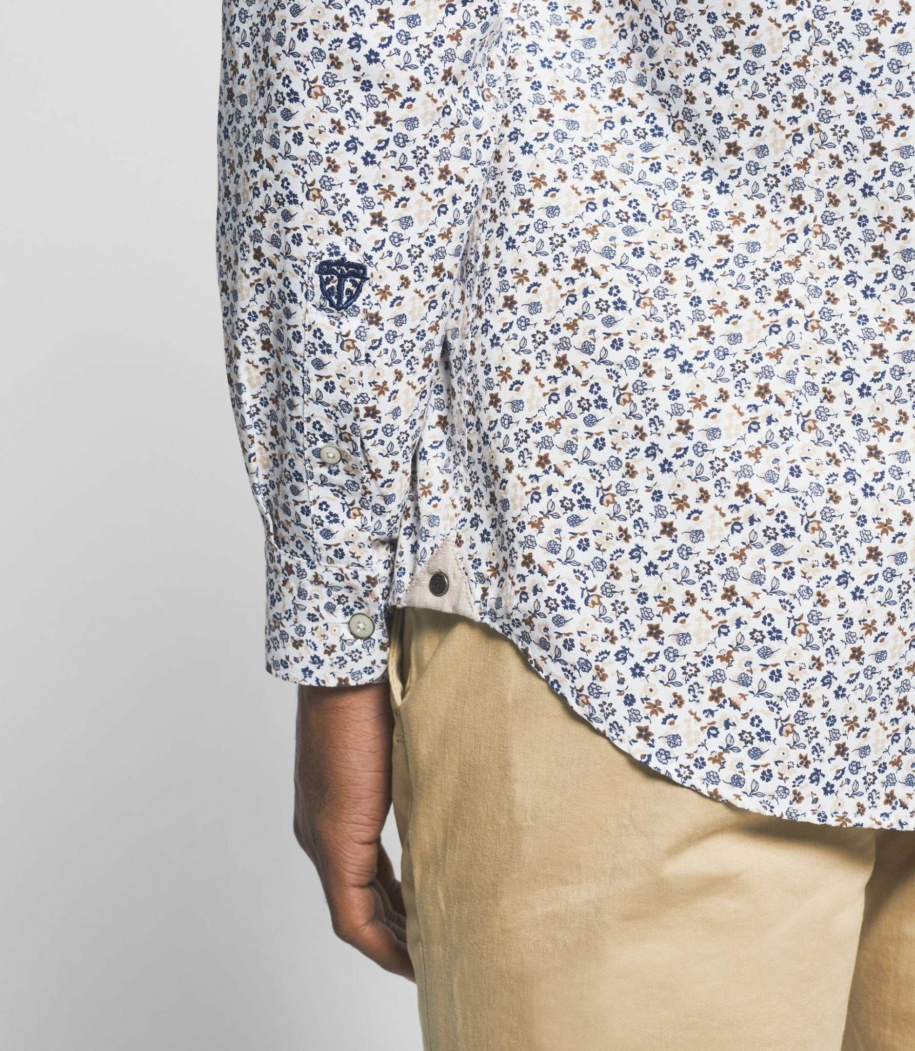 Chemise casual blanche à imprimé camel "Karly" - IZAC