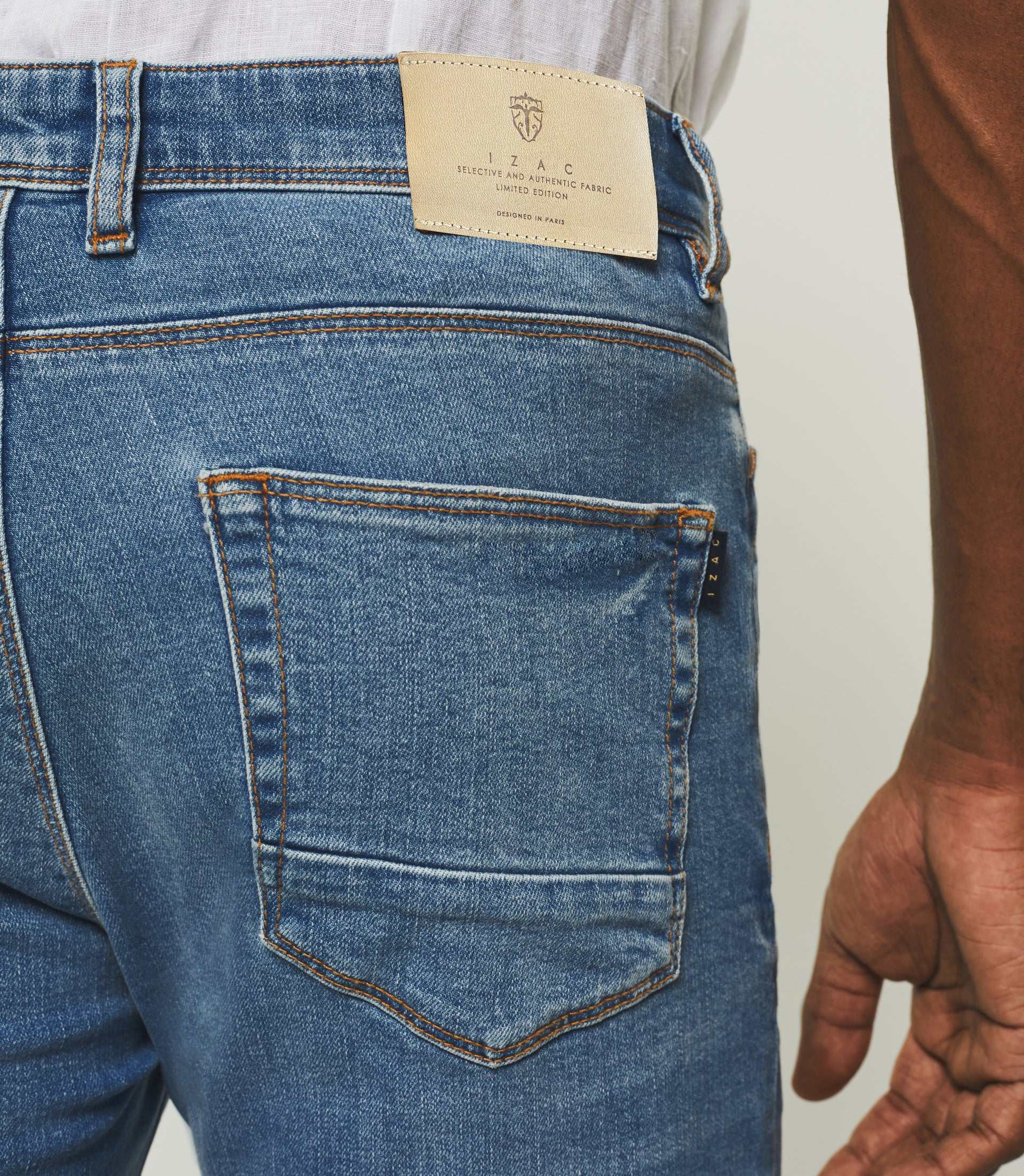 Jean straight délavé bleu clair PDE22TIGREOUT - IZAC